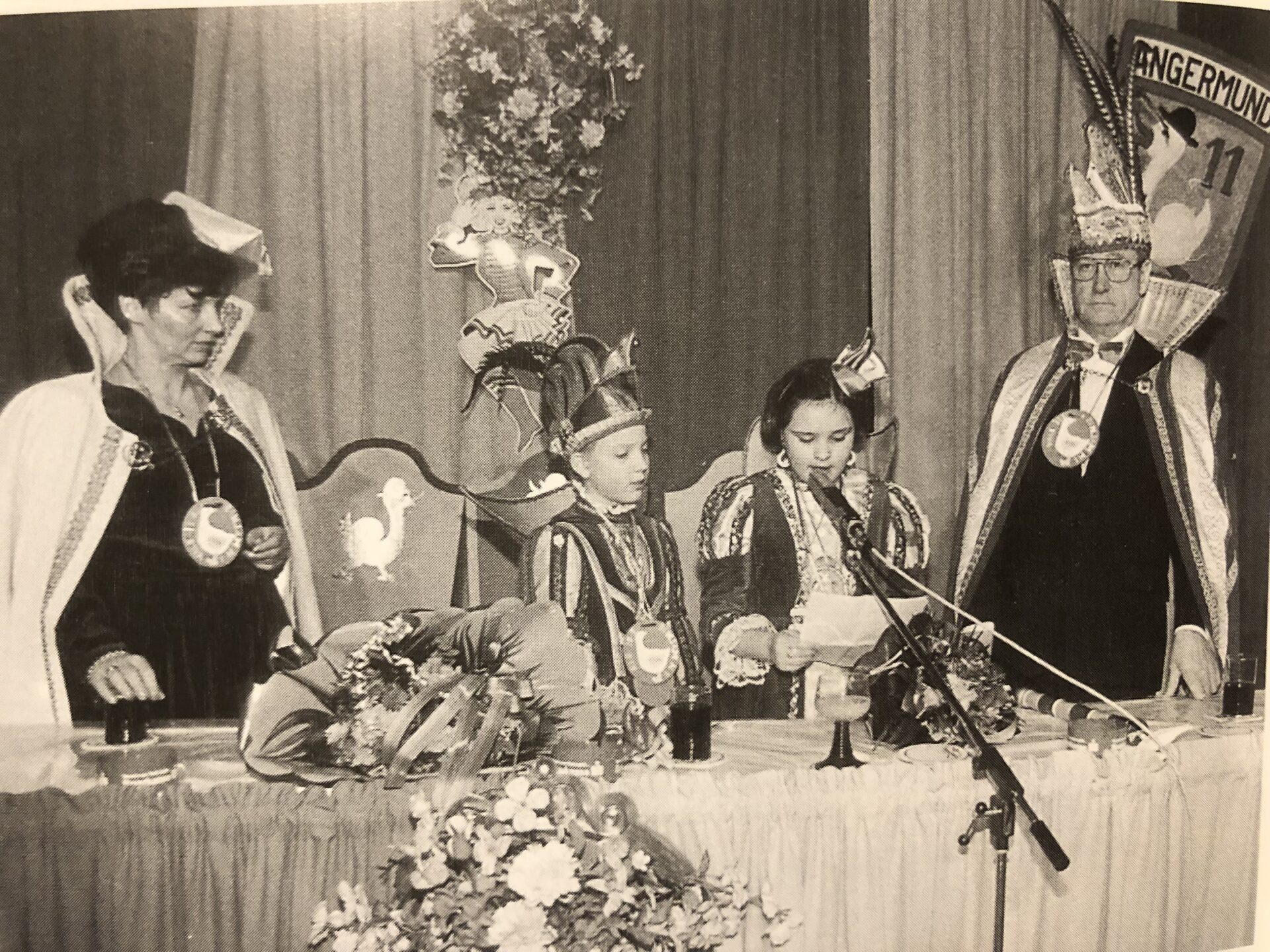 Prinzenpaare 1994: Heinz II. und Monika I. Burgstaller mit Kinderprinz Benjamin I. Schmack und Kindervenetia Valerie I. Kaufmann