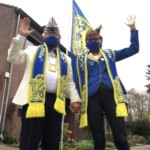 ...und als Senator der KG de elf Pille grüßen mit einem dreifach donnernden „Angermund Helau!“ Marita und Hans-Georg Hillenbrand